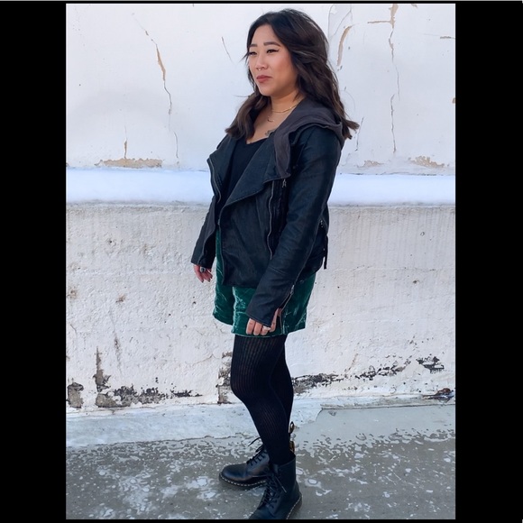 Meet your Posher, Cassi - Picture 2 of 2